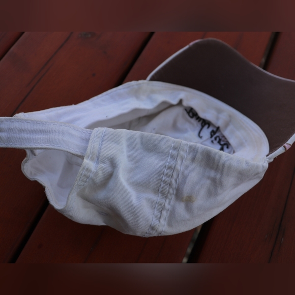 Budweiser Bud Girl White & Pink Velcro Back Cap - Picture 4 of 4